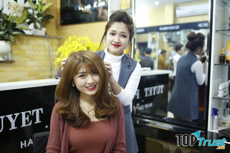 Dịch vụ làm tóc tại Tuyet Phan - hair salon