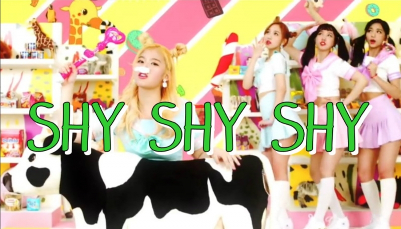 TWICE được tặng loạt quà giá trị trong ngày sinh nhật Sana