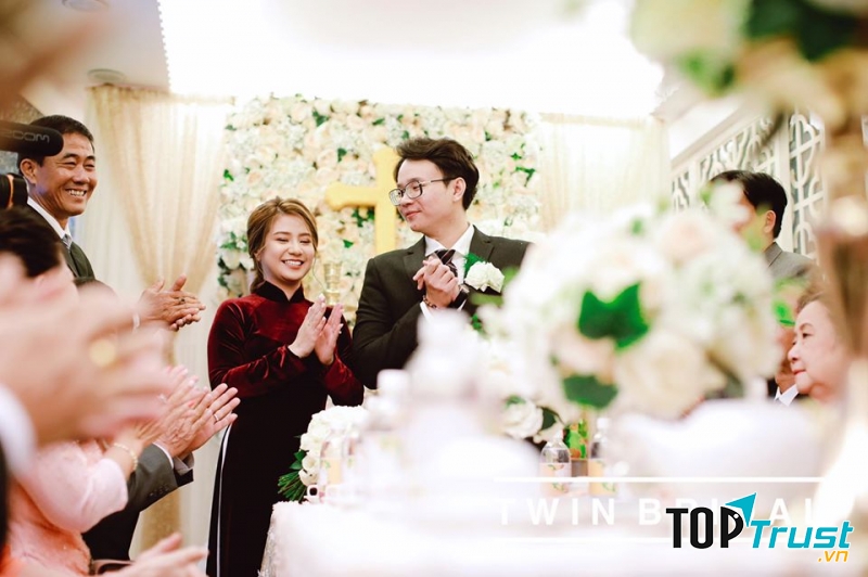 TWIN Bridal & Studio