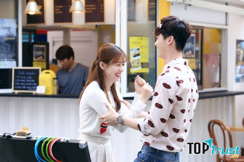 Two World (Hai thế giới)