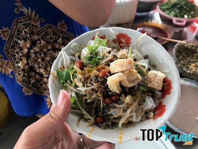 Cơm hến Tý Hon