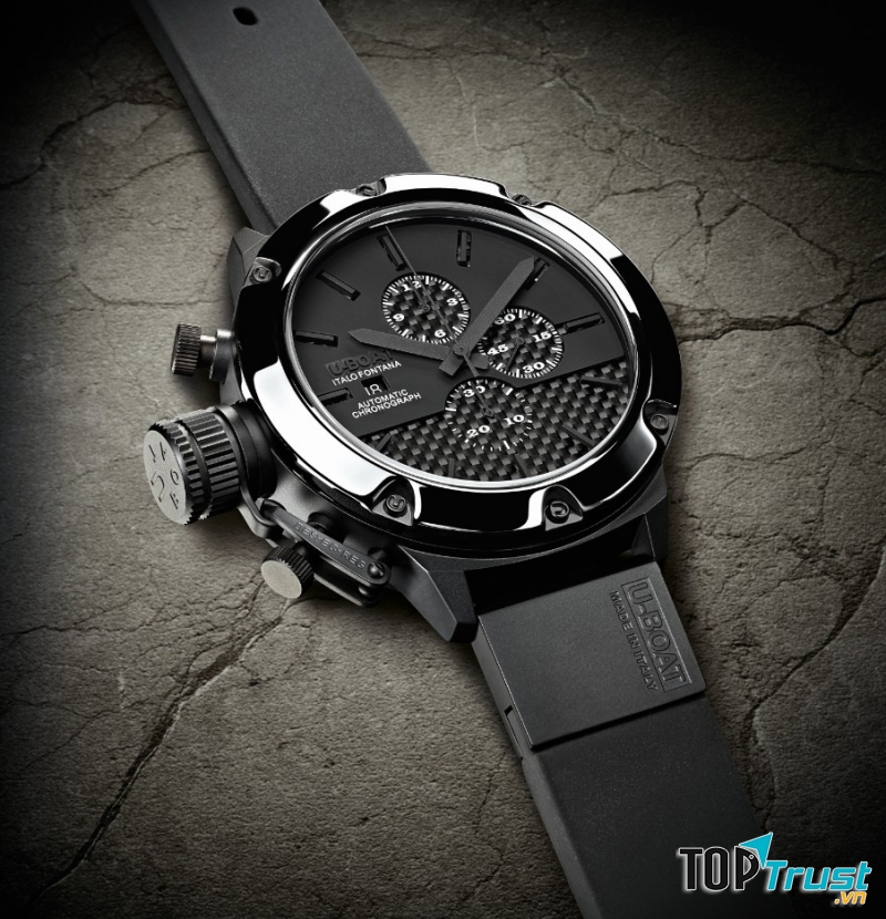 Màu đen huyền bí tạo nên một sự quyến rũ khó cưỡng. U-Boat Classico Titanium giá khoảng 75 triệu/chiếc.