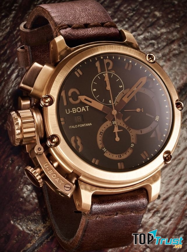 Nét cổ điển và lịch lãm được thể hiên qua chiếc đồng hồ U-Boat U-51 Chimera Bronze. Chiếc đồng hồ này gần 150 triệu/chiếc.