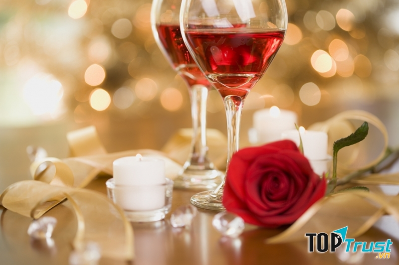 Ở Úc, bạn có thể đón Valentine bên những người thân hoặc bạn bè và tặng quà cho nhau.