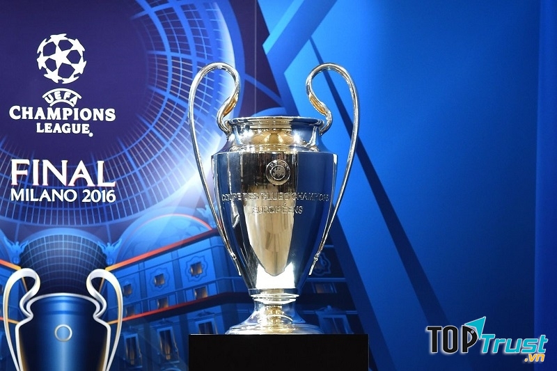 Chiếc cup của UEFA Champions League