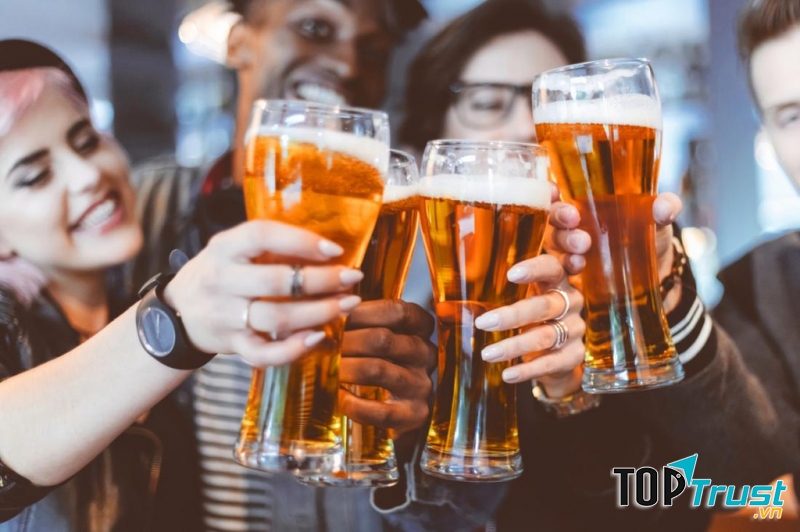 Ukraine - Cấm uống rượu ở nơi công cộng