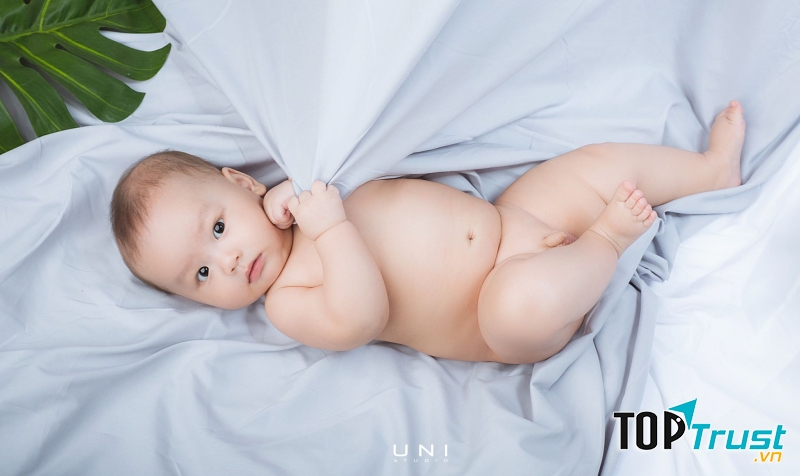 Mỗi bức ảnh đều ghi ại những hình ảnh ngộ nghĩnh đáng yêu tự nhiên của các bé.