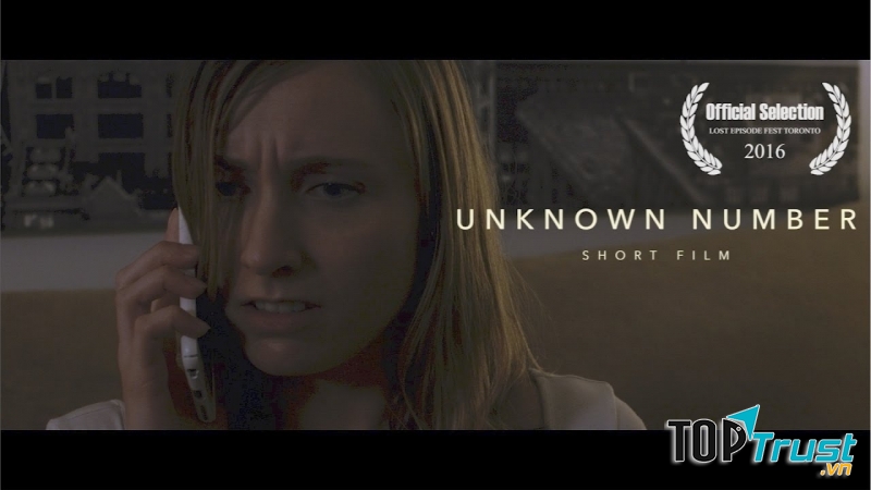 Cô gái trẻ nhận được cuộc gọi lạ đêm khuya