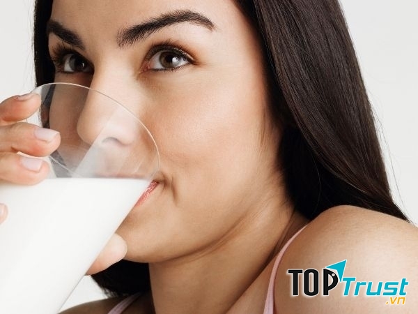 Uống một ly sữa ấm