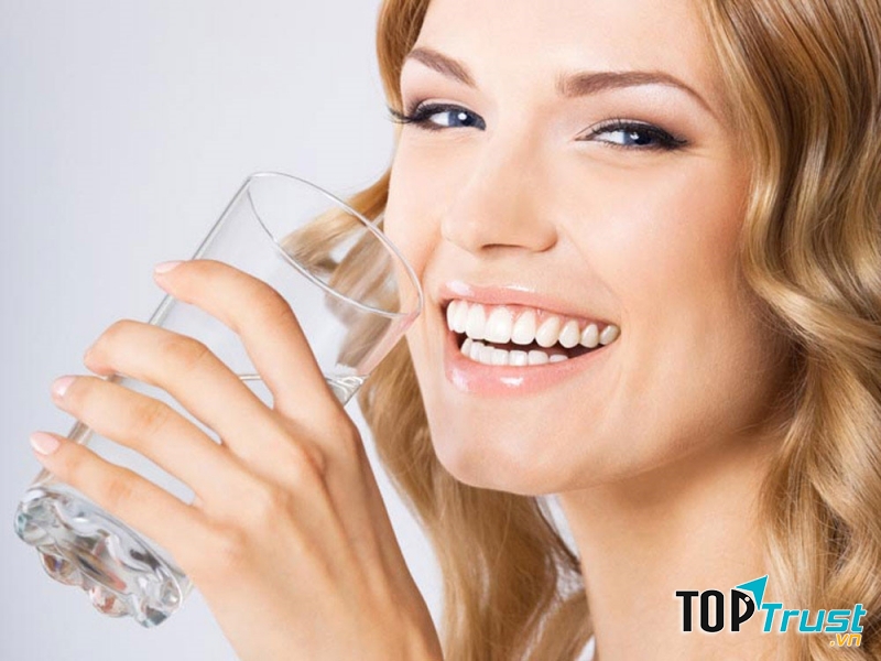 Uống đủ 2 lít nước mối ngày