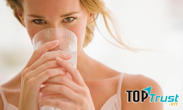 Uống nhiều nước và uống nước trước khi ăn