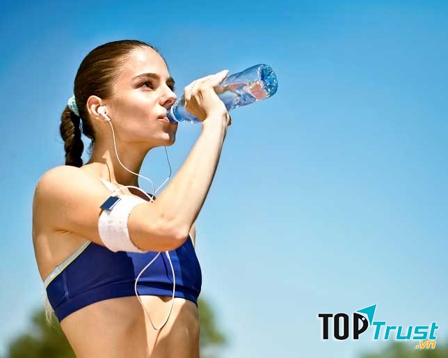 Uống nhiều nước rất tốt cho cơ thể