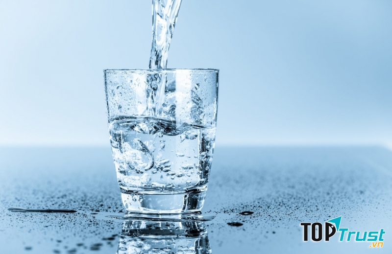 Nước giúp giảm cân và chống béo phì