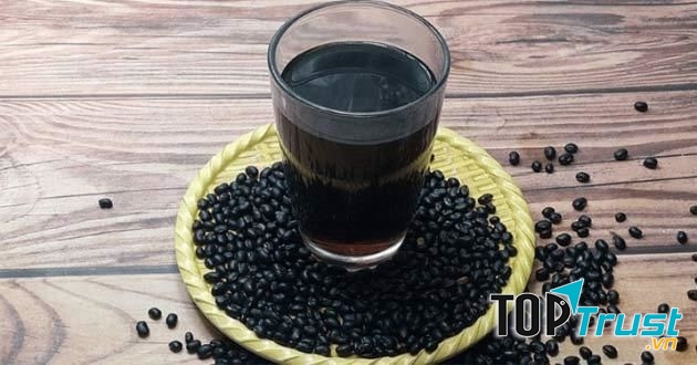 Uống nước đậu đen rang