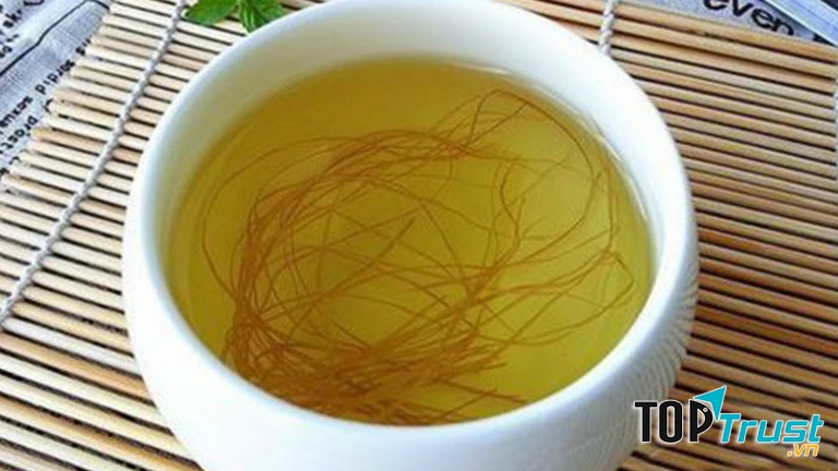 Uống nước râu ngô chữa sỏi thận