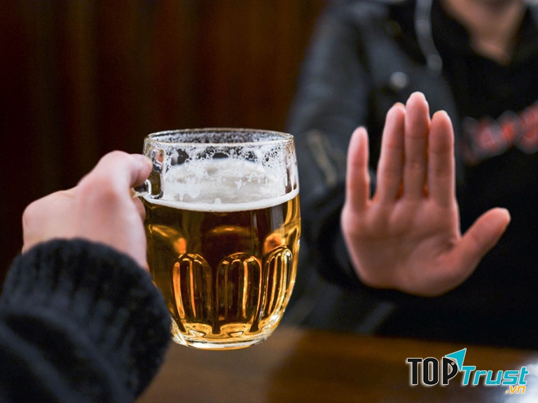 Uống rượu bia