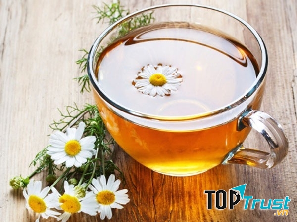 Trà hoa cúc có tác dụng rất tốt chống lại mất ngủ