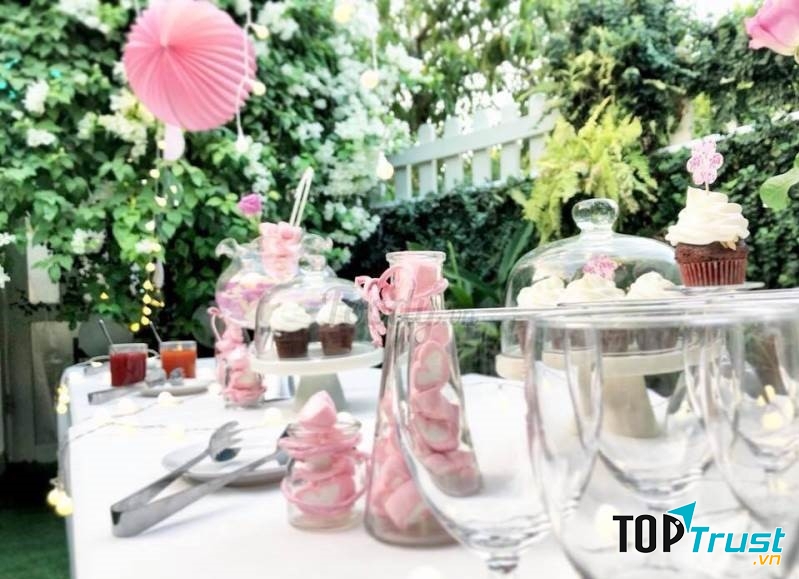 Up Garden Cafe