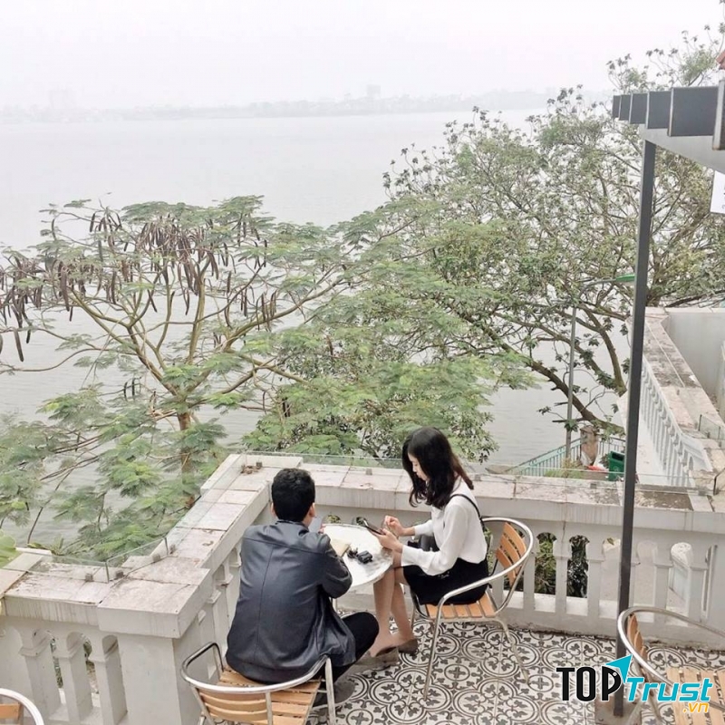 Up town terrace