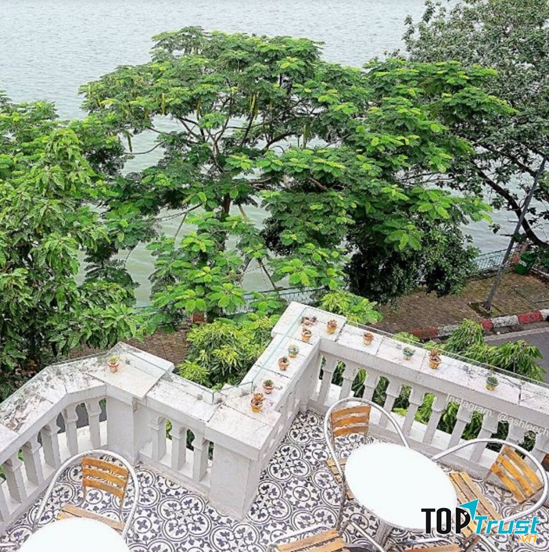 Up town terrace