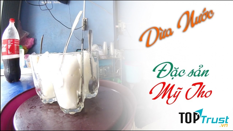 Những ly dừa nước mát lạnh thơm ngon trở thành đặc sản Mỹ Tho