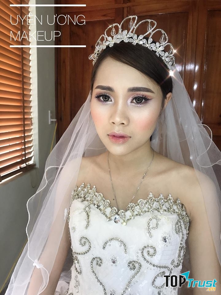 Uyên Ương Make Up