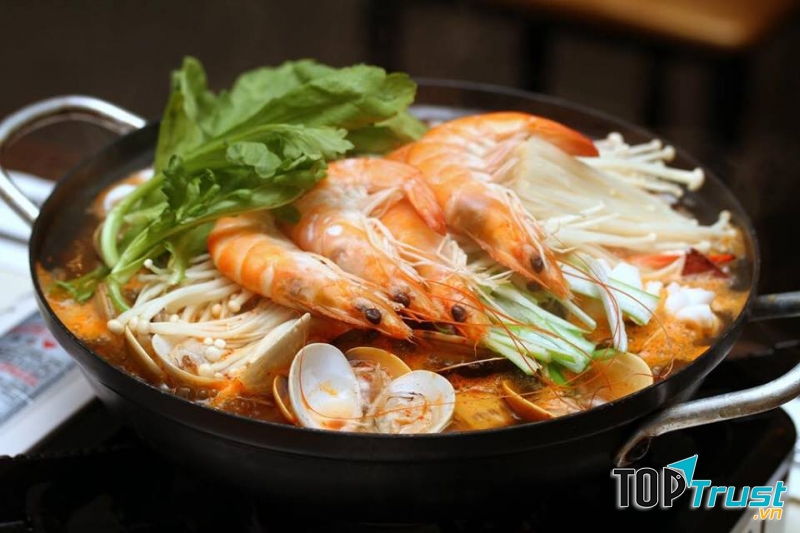 Uyên Ương Quán - Lẩu và các món nhậu