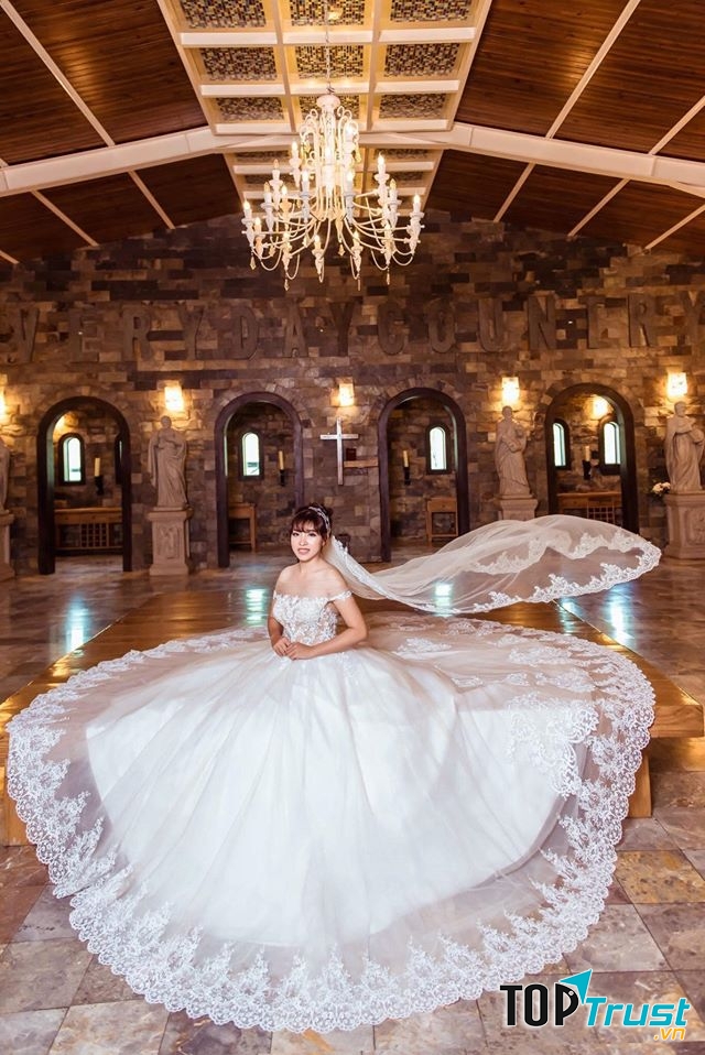 Uyên Ương Wedding