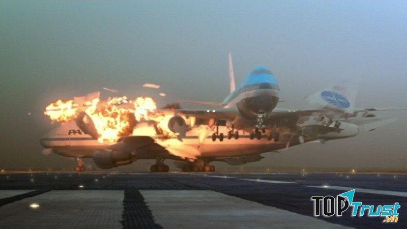 Hình ảnh cắt ra từ một video quay lại vụ va chạm máy bay ở Ternerife