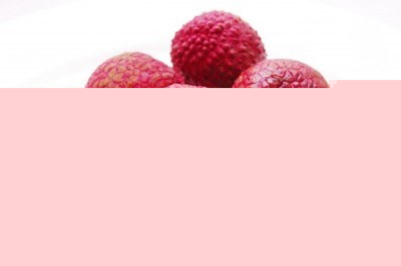 Vải thiều giàu chất oxi hóa, ngừa ung thư, phòng các bệnh về tim mạch, làm sạch hệ tiêu hóa và dưỡng da căng bóng.