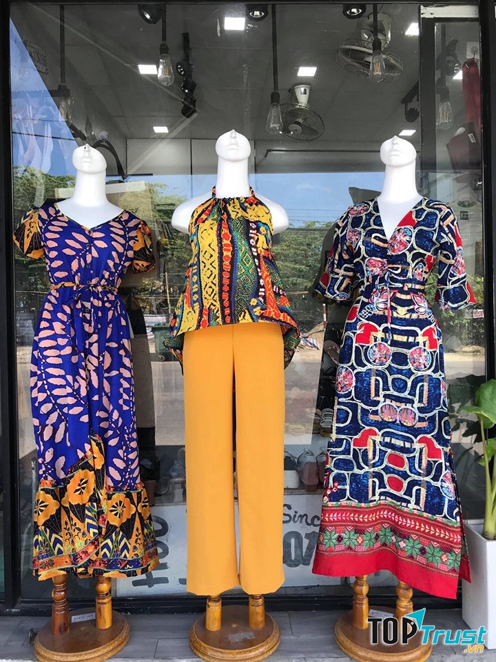 Cửa hàng thời trang cập nhật xu hướng mới