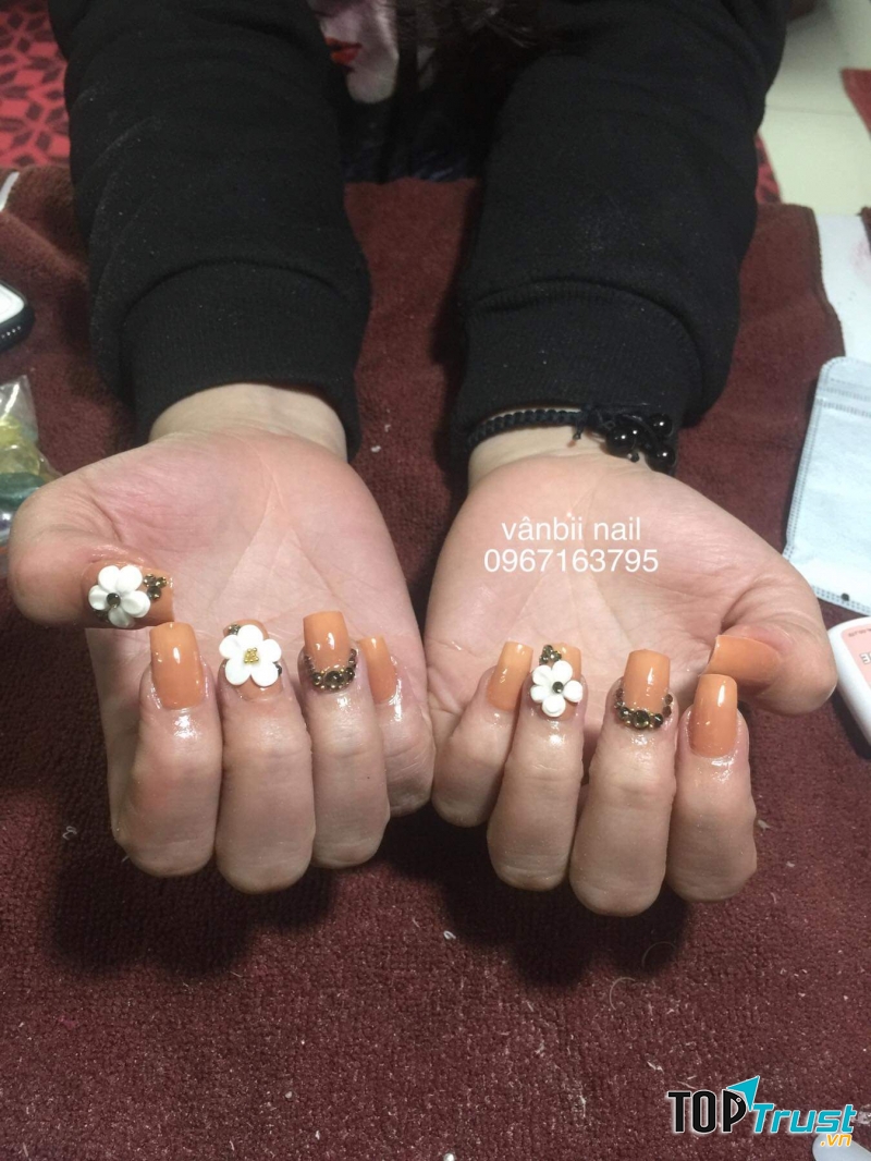 Vân Bii Nail Mi