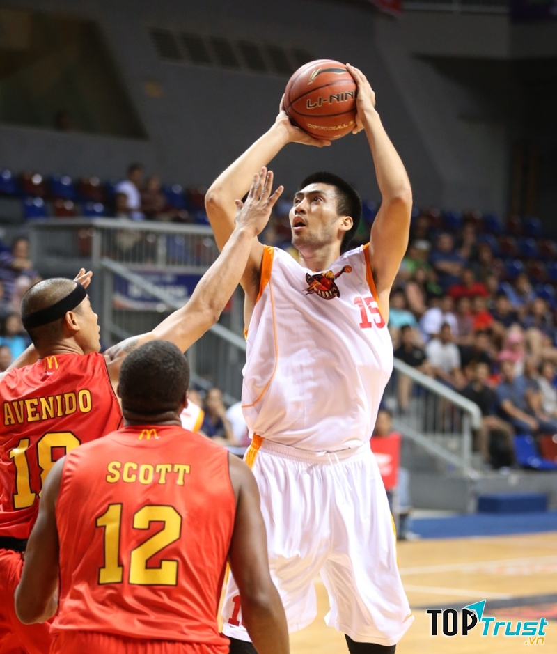 Vận động viên bóng chuyền sở hữu chiều cao kỷ lục