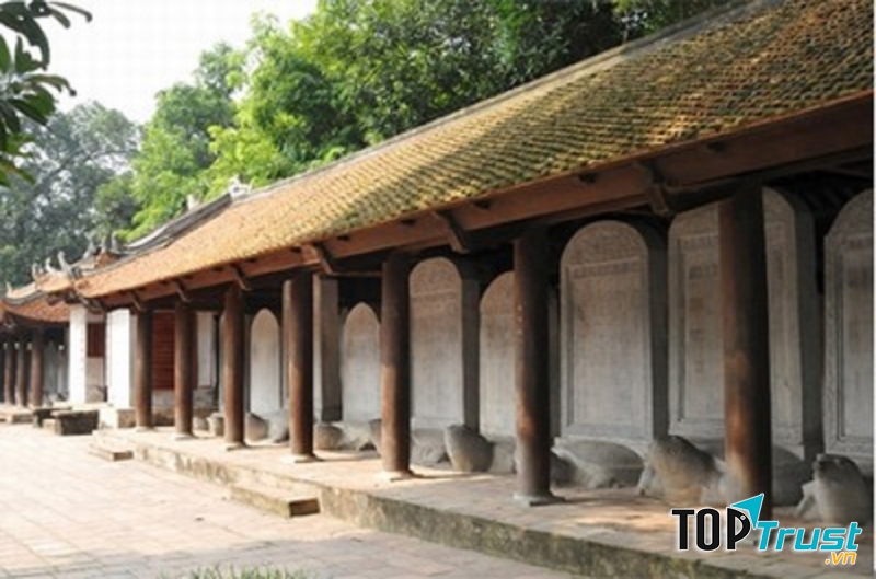 Bia đá đề danh tiến sĩ tại Văn Miếu - Quốc Tủ Giám