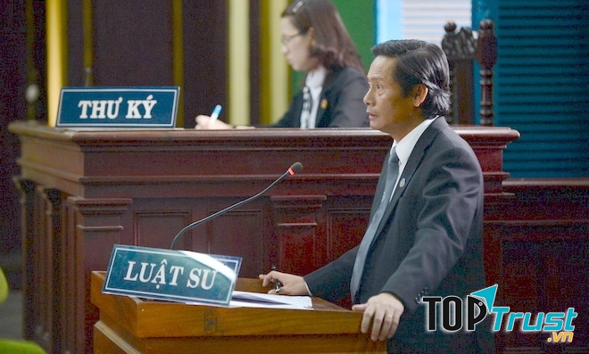 Luật sư bảo vệ công lý cho khách hàng