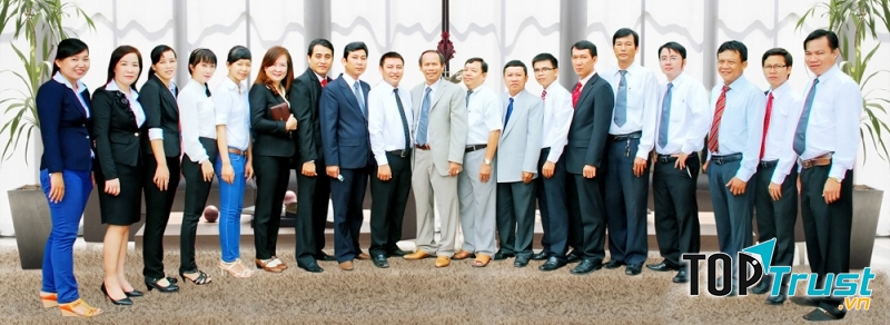 Đội ngũ luật sư Văn phòng Luật sư Vạn Lý