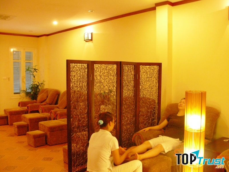 Vạn Xuân Foot Massage là một spa chuyên về massage chân