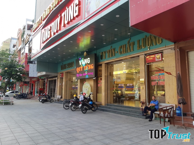 Tiệm vàng Quý Tùng