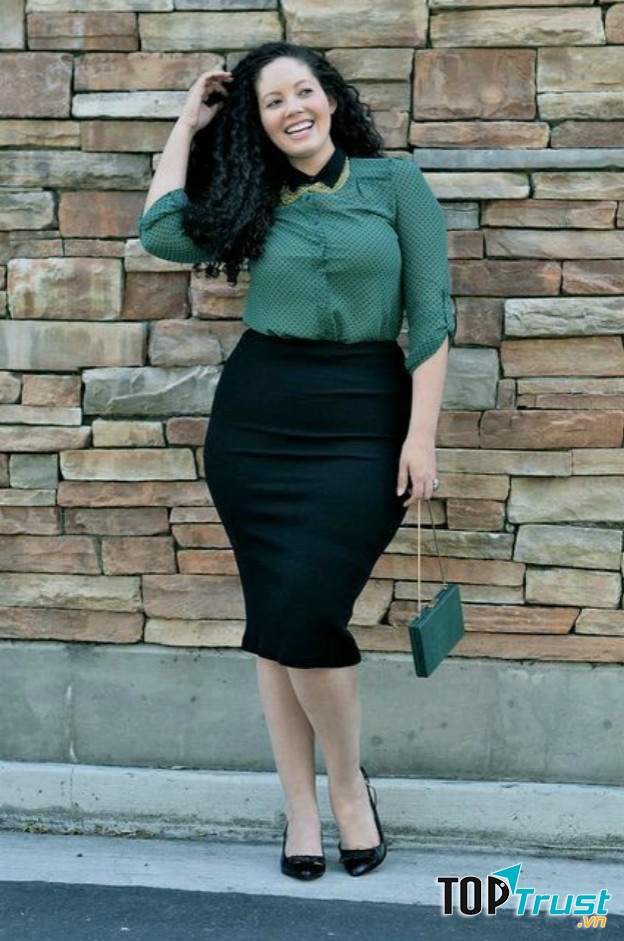 Áo sơ mi + váy bút chì = tuyệt phẩm dành cho dân công sở