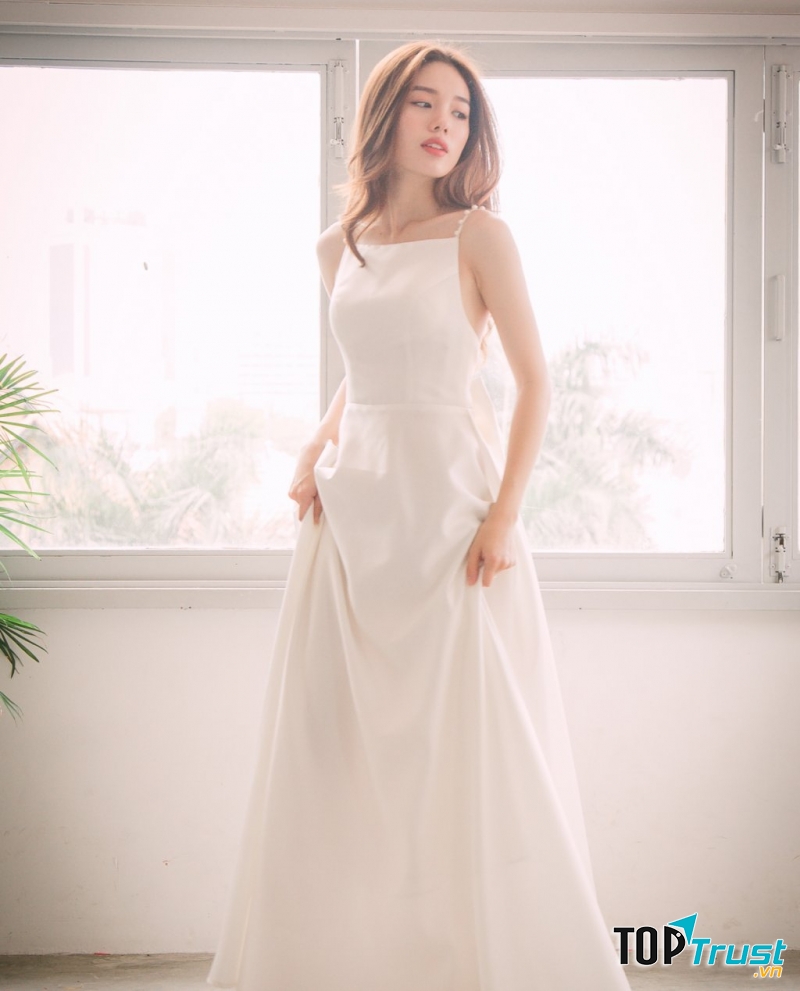 Váy cưới 2 dây