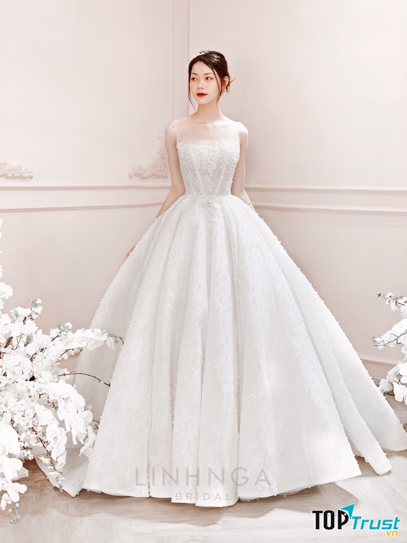 Váy cưới cúp ngực