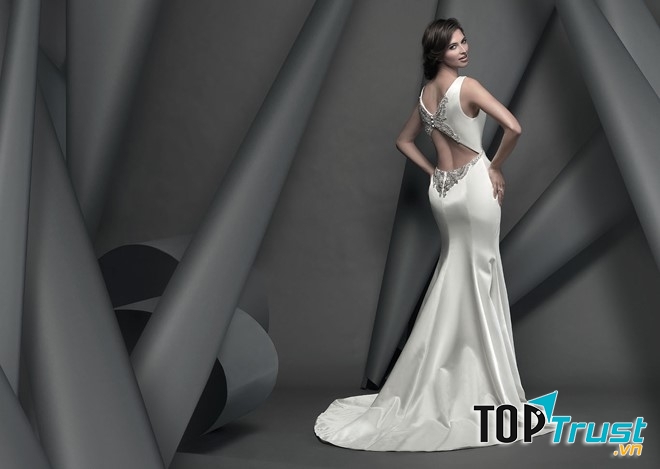 Váy cut-out đầy quyến rũ