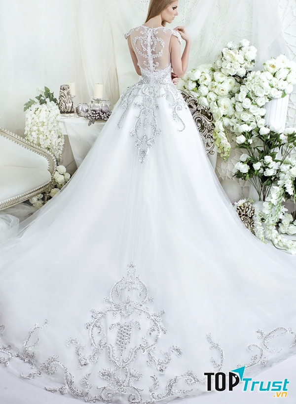 Váy cưới đính đá