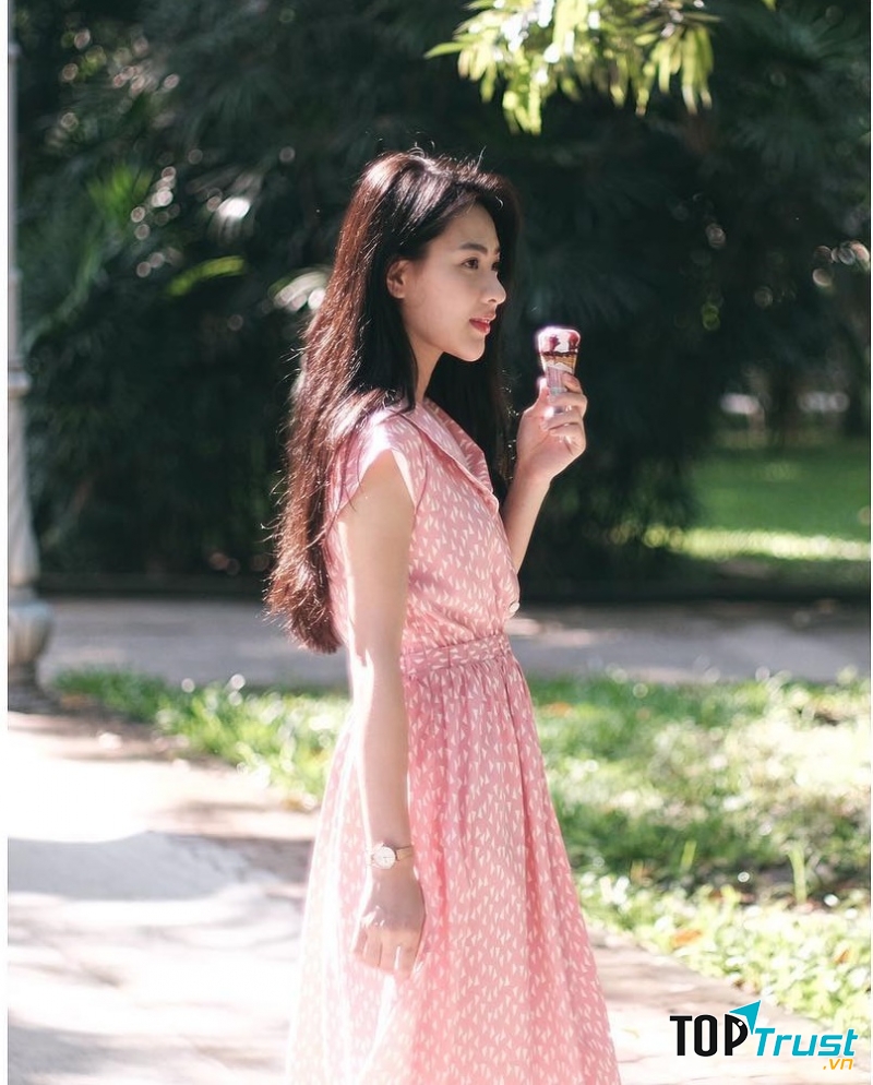 Đầm họa tiết cho ngày hè rực rỡ