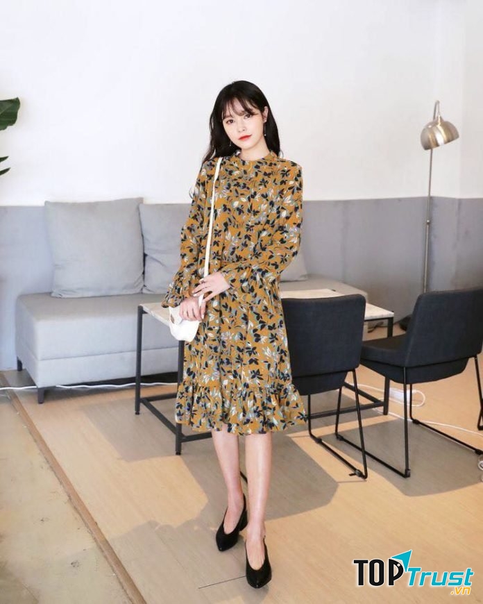 Váy hoa vintage là một item có sức “càn quét” rất lớn trong sân chơi thời trang mùa hè này.