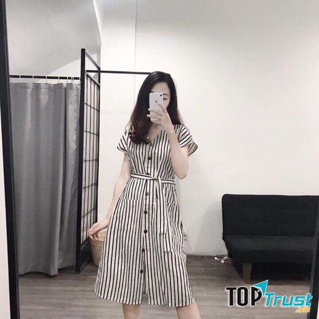 Váy kẻ sọc