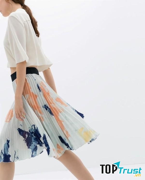 Phong cách dịu dàng với váy xếp ly