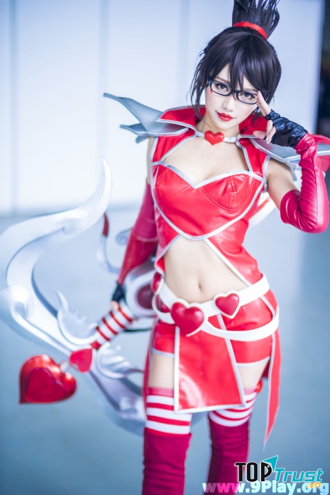 Một cosplay-er trong trang phục Vaynelentine quyến rũ