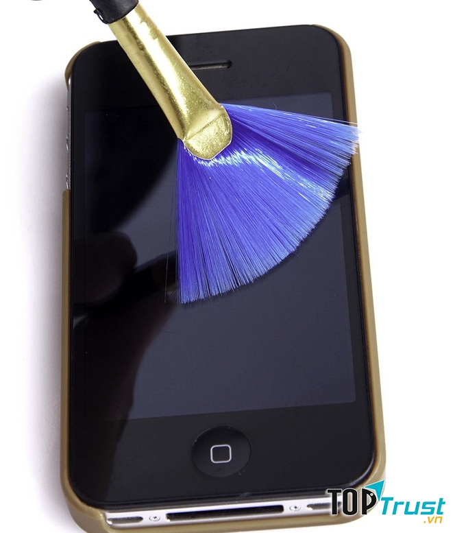 Vệ sinh bụi bám ở miếng dán màn hình