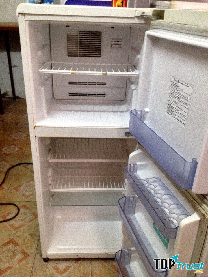 Vệ sinh tủ lạnh thường xuyên